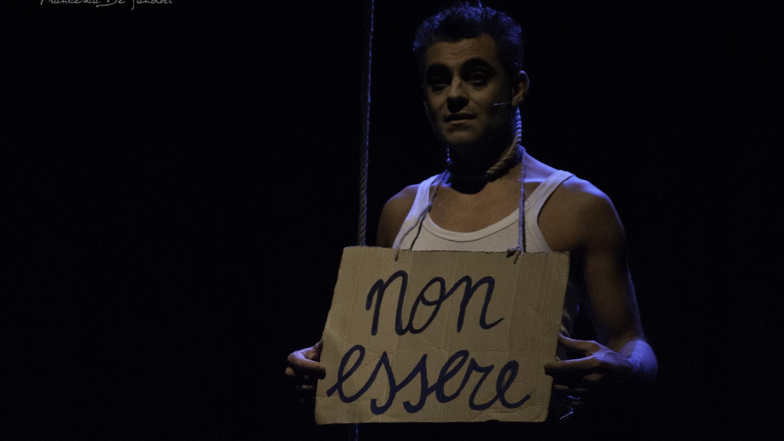 to be or not to be Chaplin