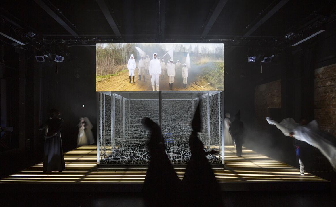 Nacht ohne Sterne con la regia di Gordon Kämmerer per il teatro Schauspiel Leipzig, 2019 (© Katharina Merten)